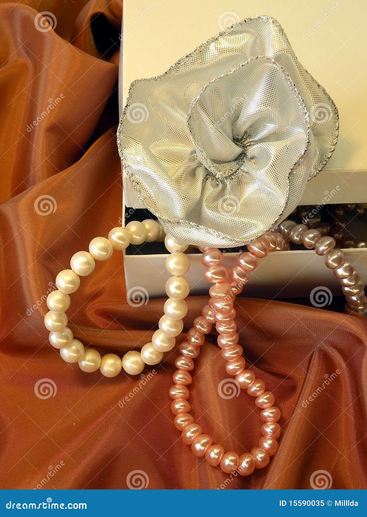 Silver ribbon and pearls stock image. Image of necklace 15590035