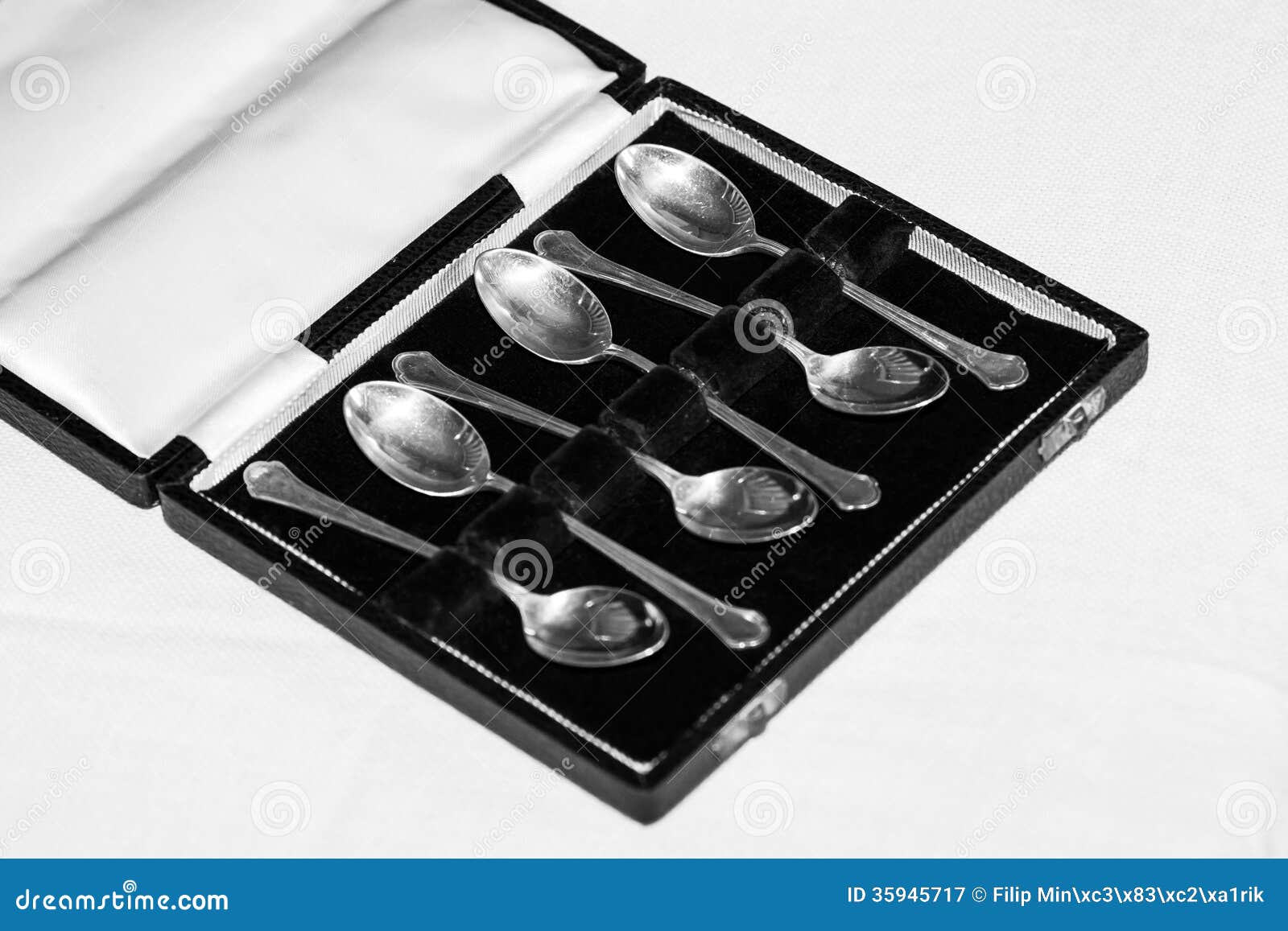 Silver spoon set stock image. Image of fold, metal, lined 35945717