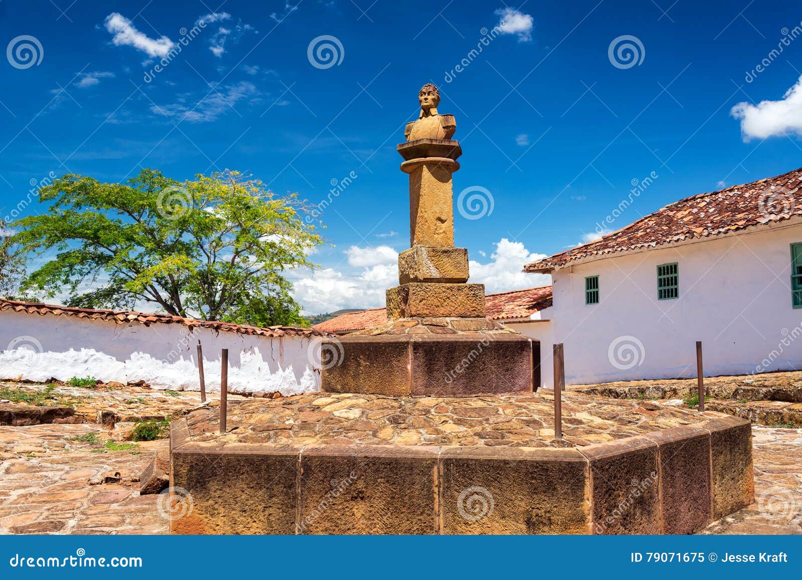 simon bolivar bust in barichara