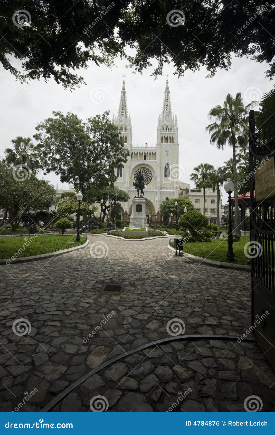 simon-bolivar park