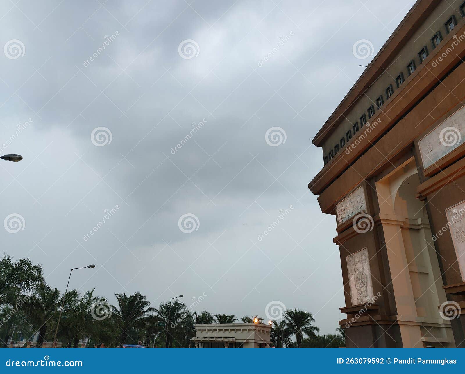 the simpang lima gumul monument