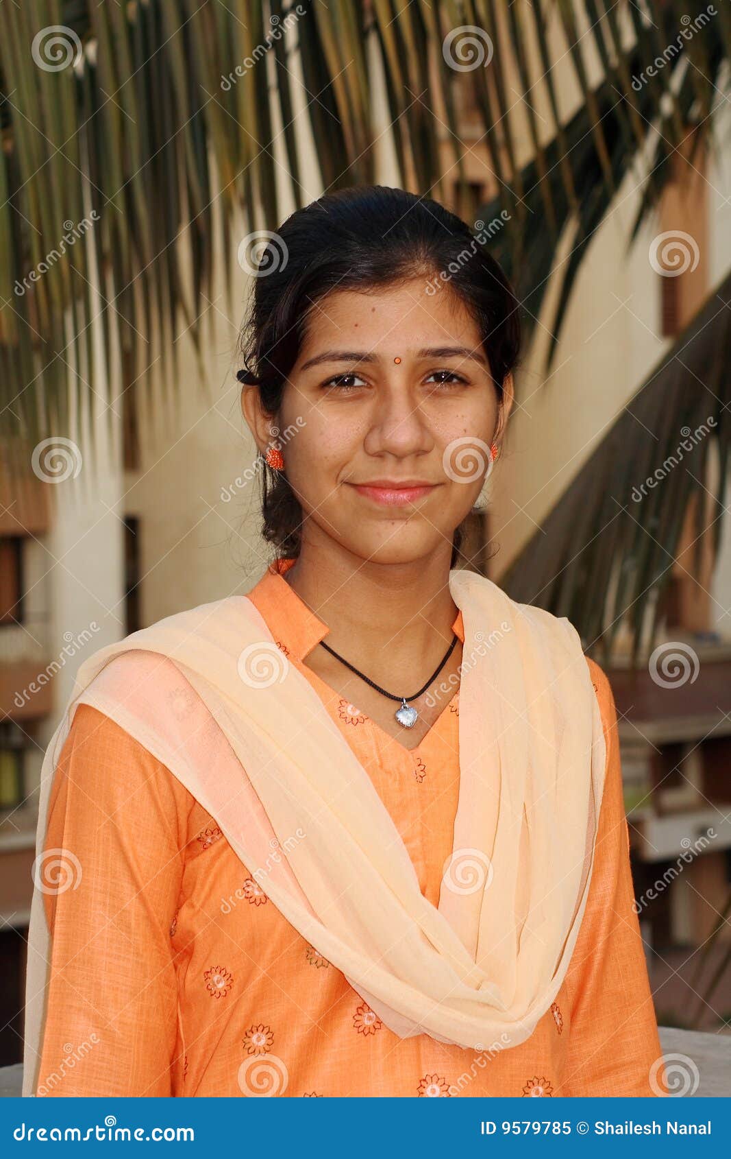 https://thumbs.dreamstime.com/z/simple-indian-girl-9579785.jpg