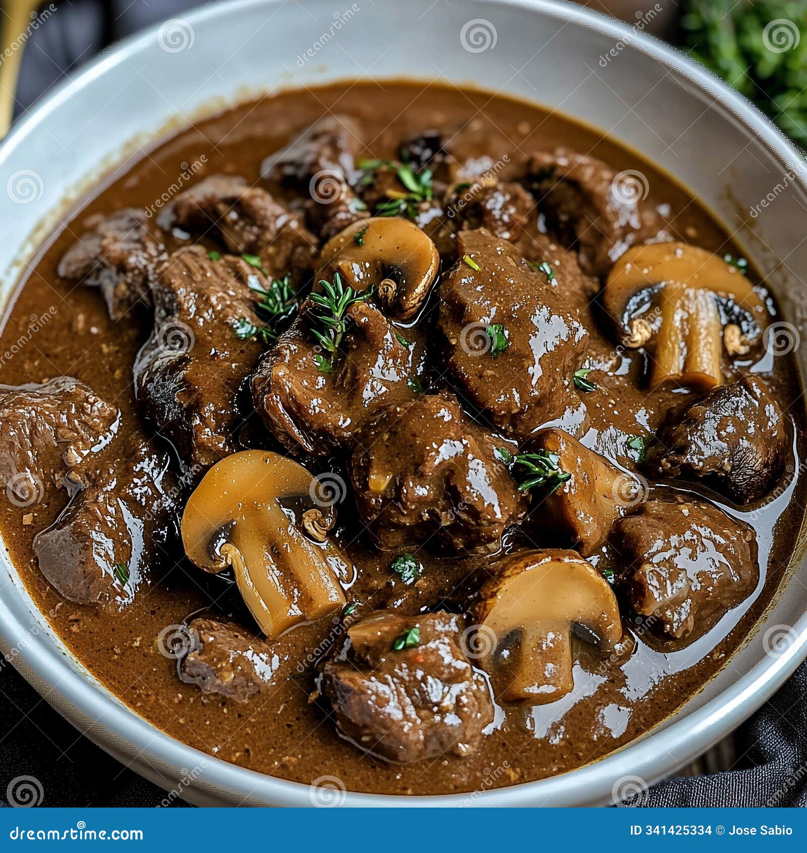 simple photo of slow cooker beef and mushroom stew
