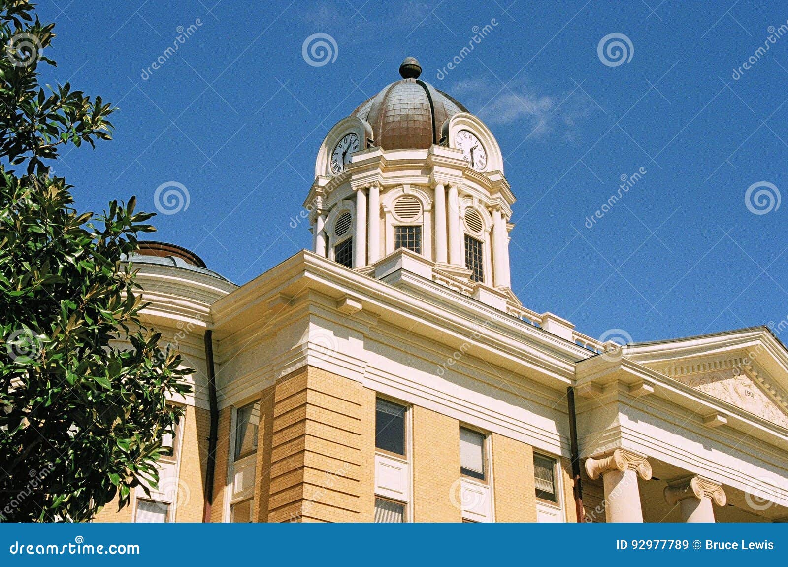 Simpson County Courthouse stock image. Image of mansion 92977789