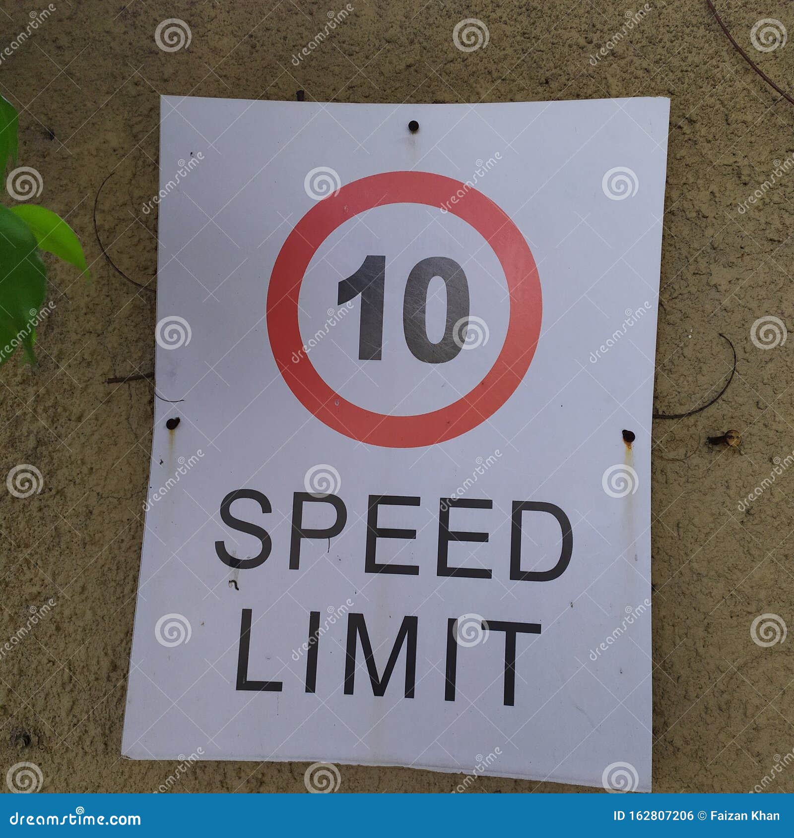 sinage for speed limit of 10 in public area
