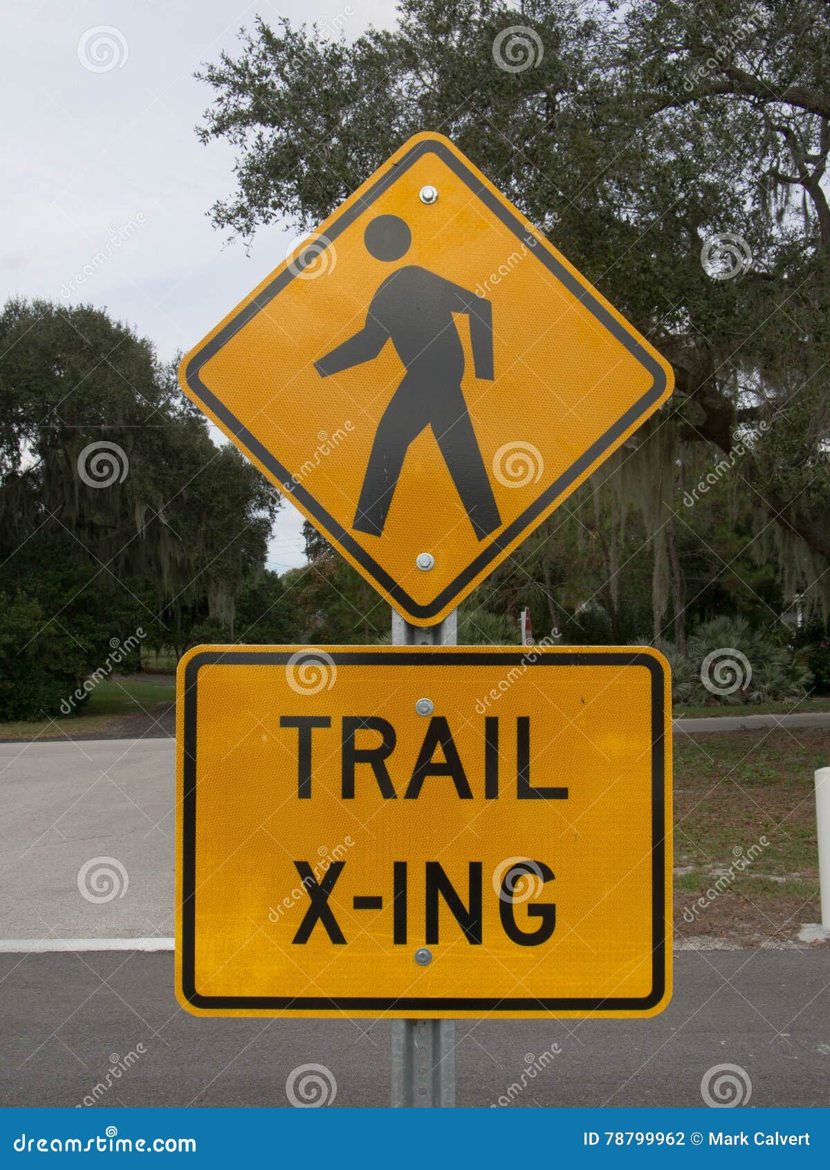 Sinal De Aviso De Xing Da Fuga Foto de Stock Imagem de parque, beira