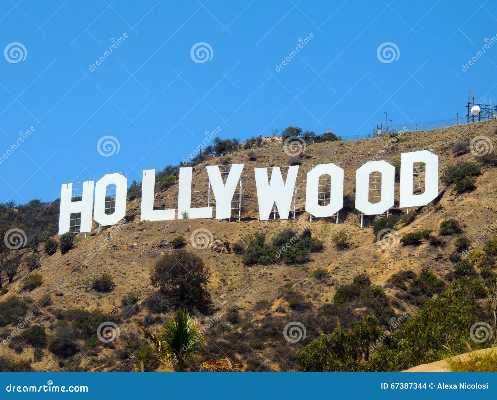 Sinal De Hollywood Em Los Angeles No Céu Azul Foto de Stock