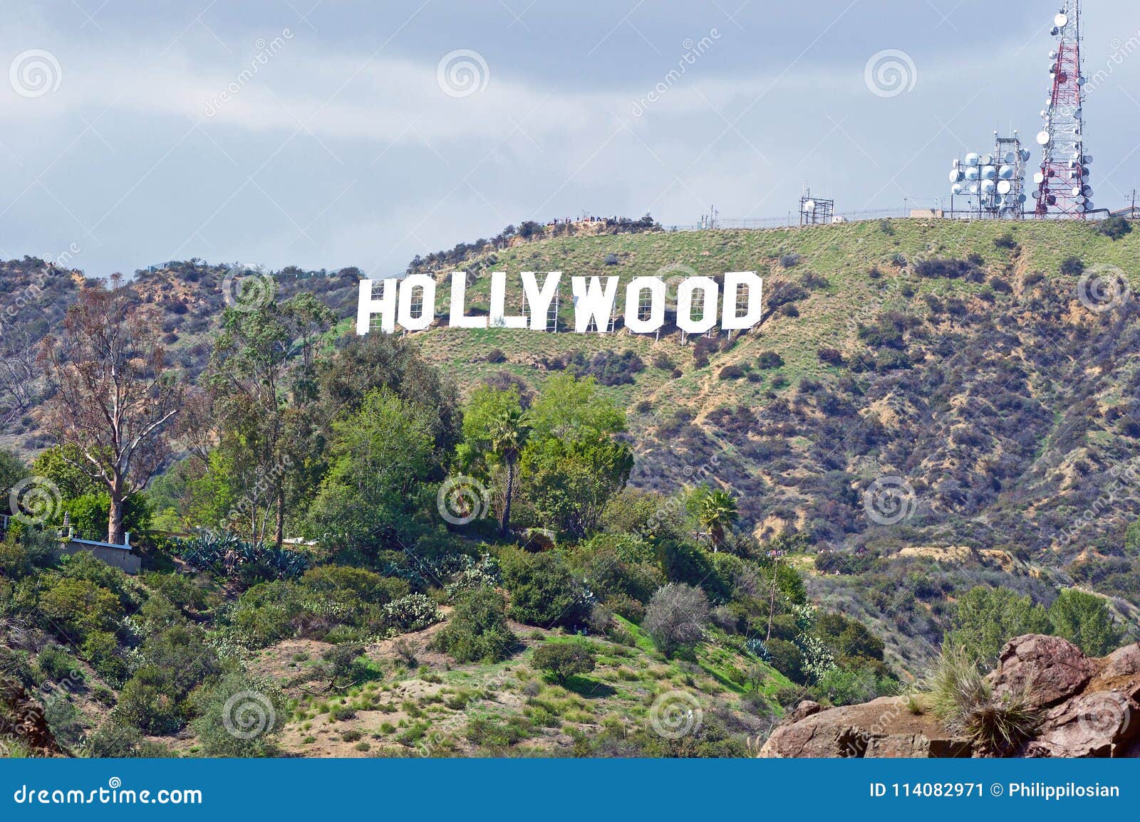 Sinal De Hollywood Em Los Angeles No Céu Azul Foto de Stock