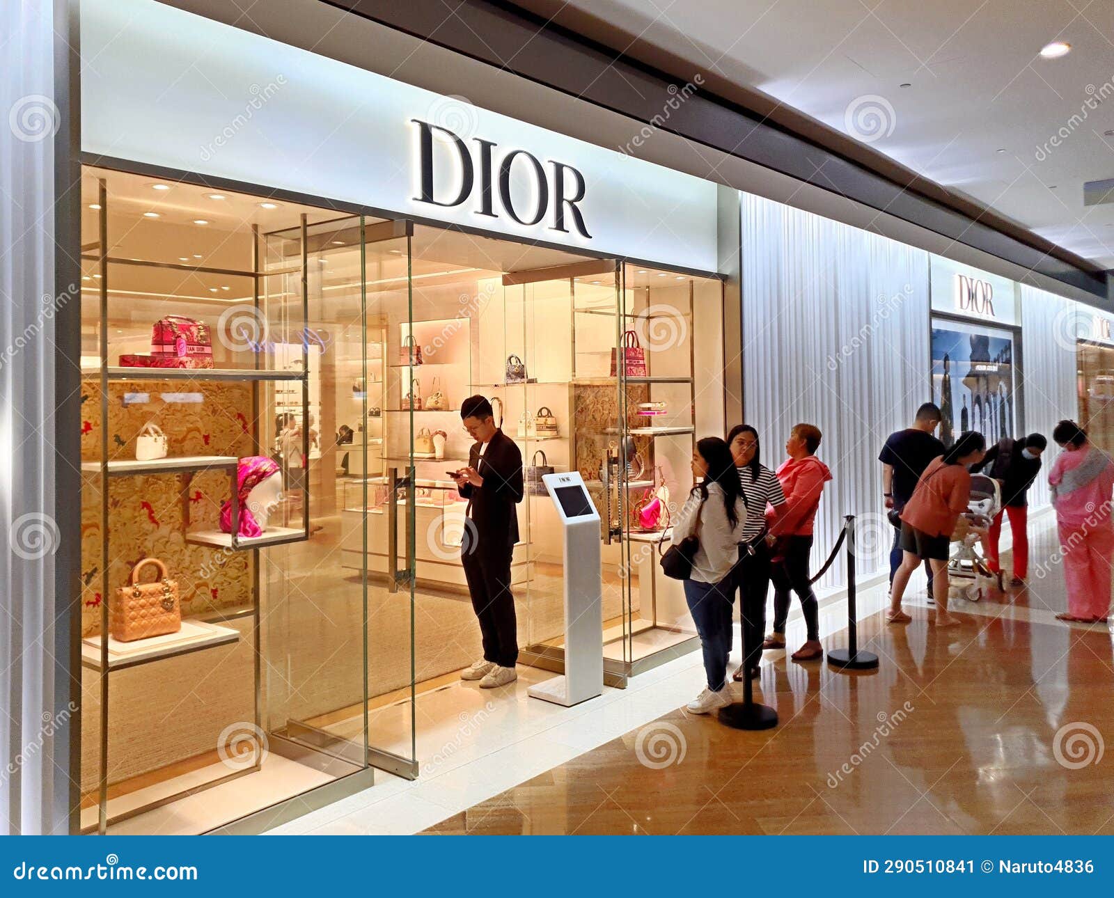 Singapore Dior editorial photo. Image of marriage, design 290510841