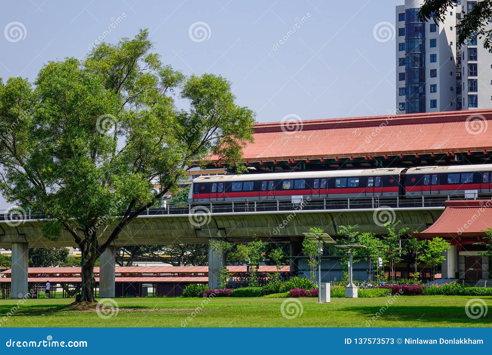 Chinese Garden Mrt Station In Singapore Editorial Stock Photo Image Of Networking Rapid 137573573