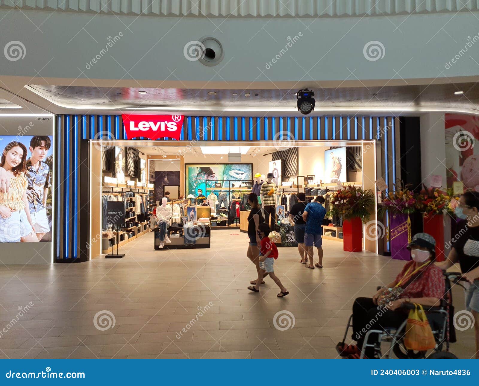 Singapore: Levis store editorial stock photo. Image of leather - 240406003