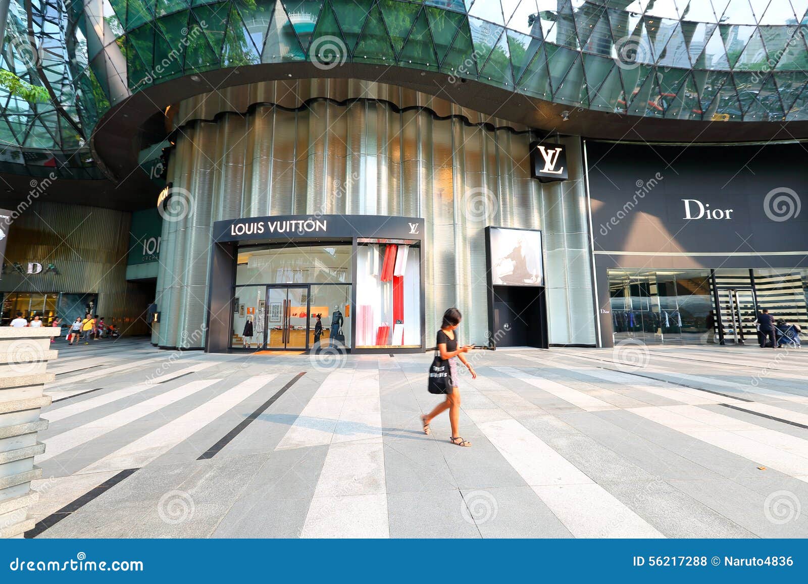 Asia / Singapore - November 22, 2019 : Louis Vuitton LV store in Singapore  Orchard Road ION shopping mall. The Louis Vuitton company operates with mor  Stock Photo - Alamy