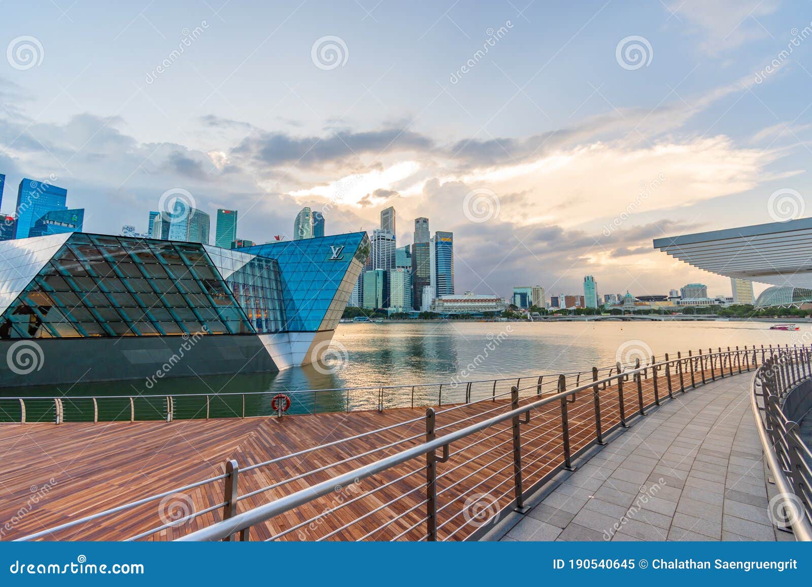 The Futuristic Building Of Louis Vuitton Shop In Marina Bay, Singapore  Stock Photo, Picture and Royalty Free Image. Image 43751821.