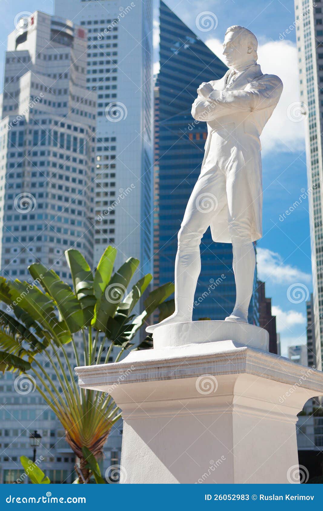 singapore. sir raffles statue