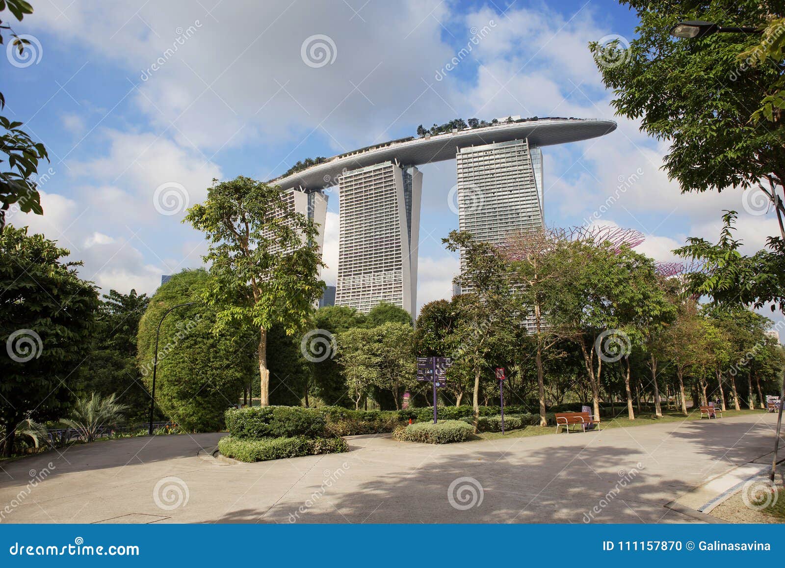Singapur Vista Del Hotel De Marina Bay Sands Del Jardin Botanico