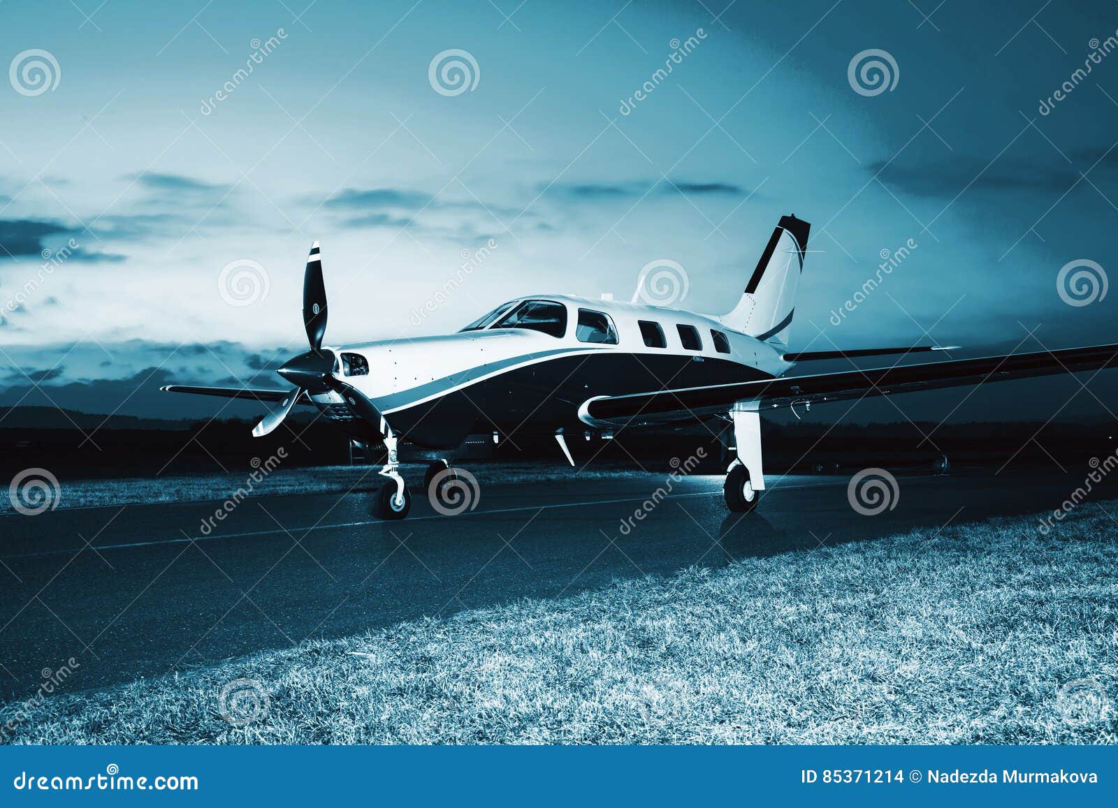 Single Engine Piston Aircraft Stock Photo Image of airport, opposed