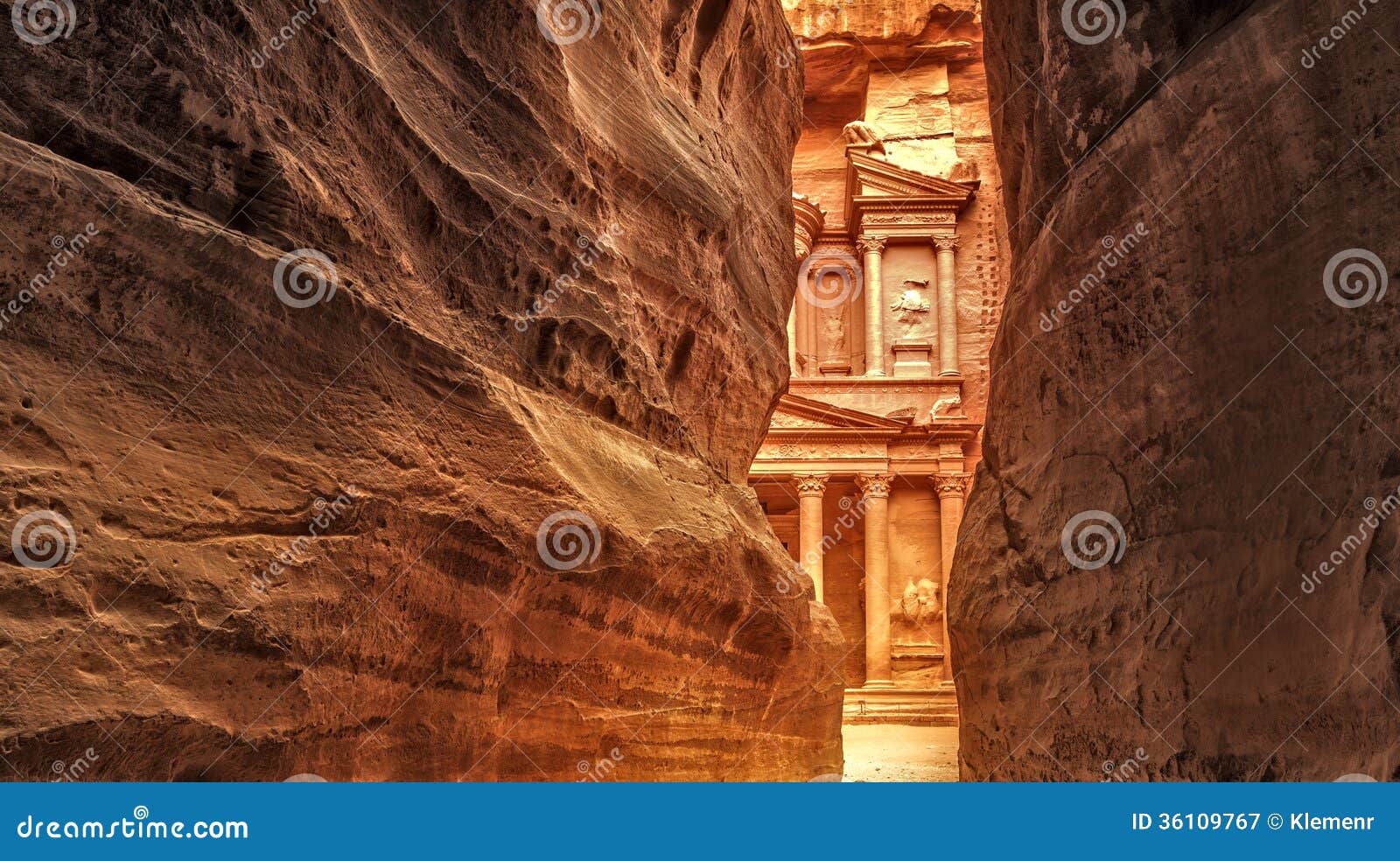 siq in ancient city of petra, jordan