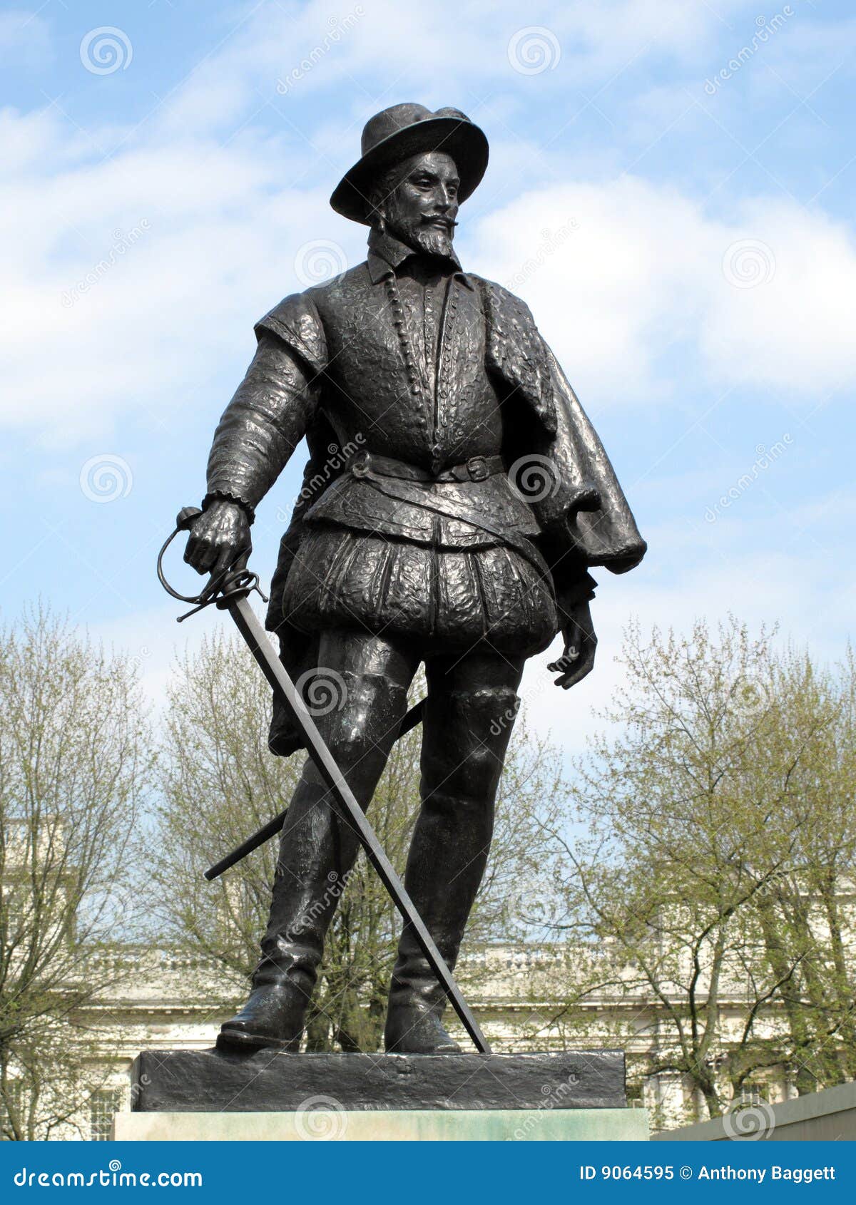 sir walter raleigh statue