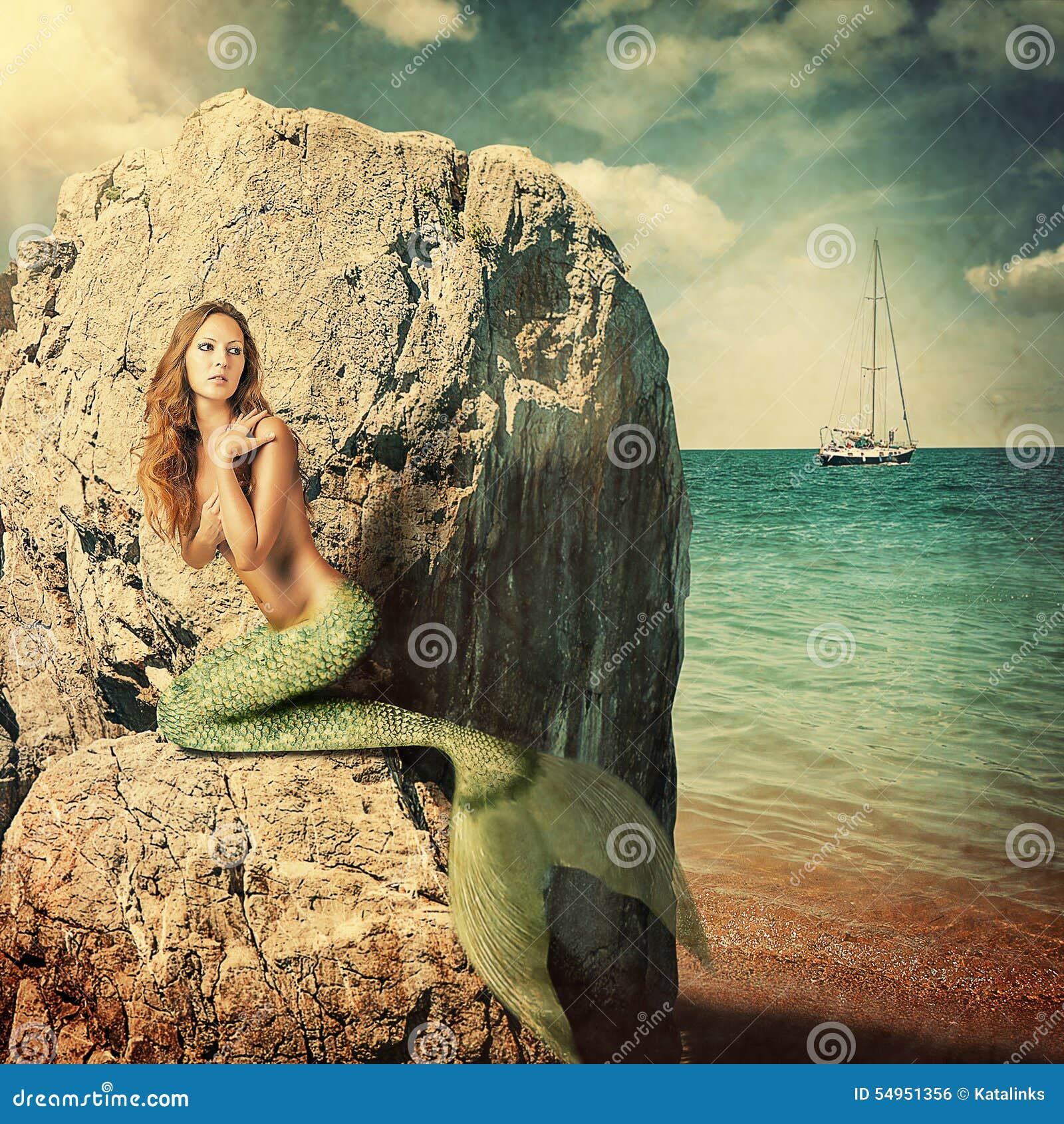 Sirena Sexy Della Donna Con La Coda Lunga Fotografia Stock - Immagine di  oceano, coda: 54951356