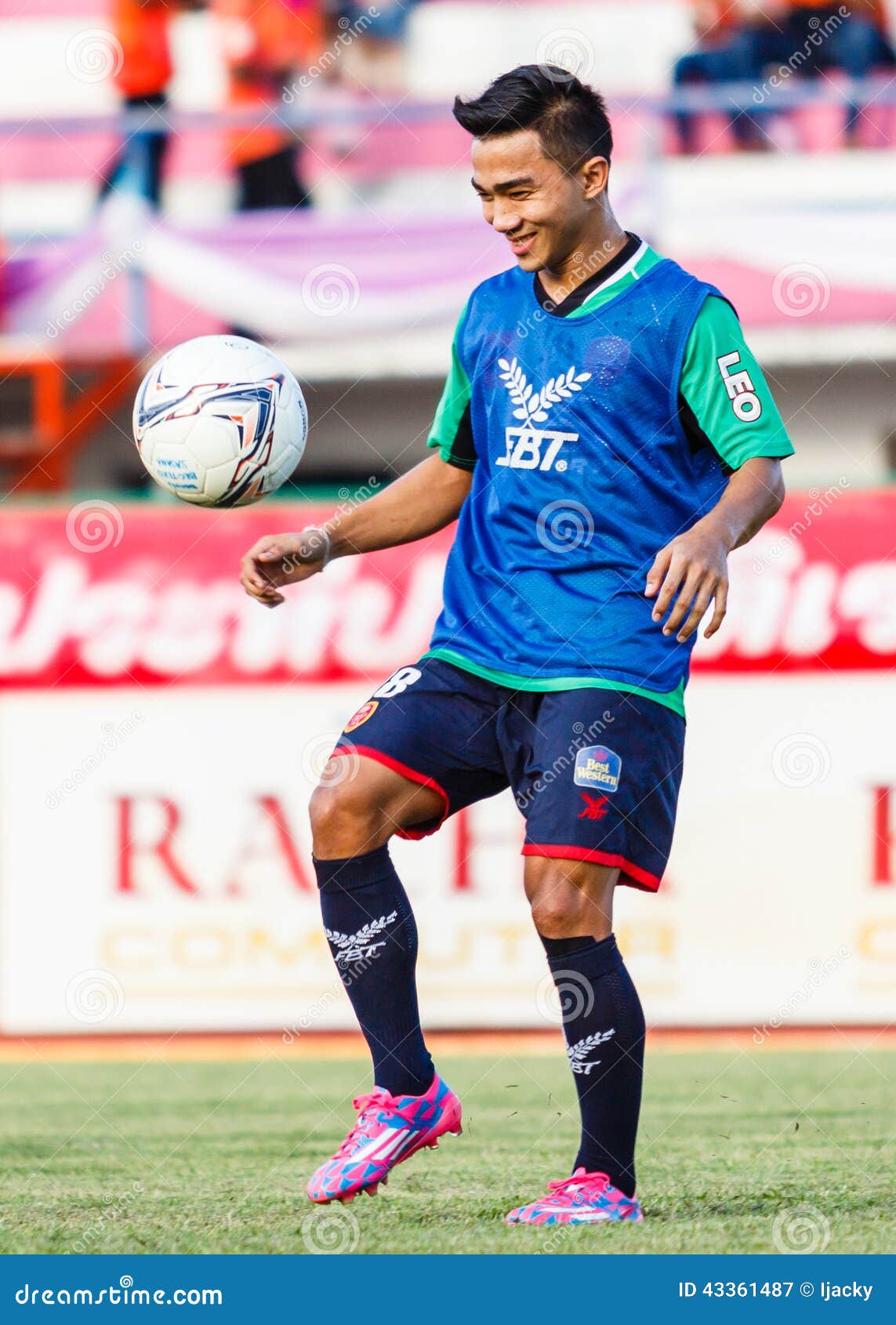 Biografi Profil Biodata Chanathip Songkrasin - Messi-nya Timnas Thailand