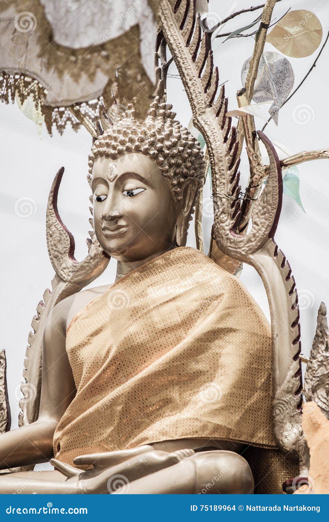 Sitzende BuddhaAbbildung stockfoto. Bild von kunst