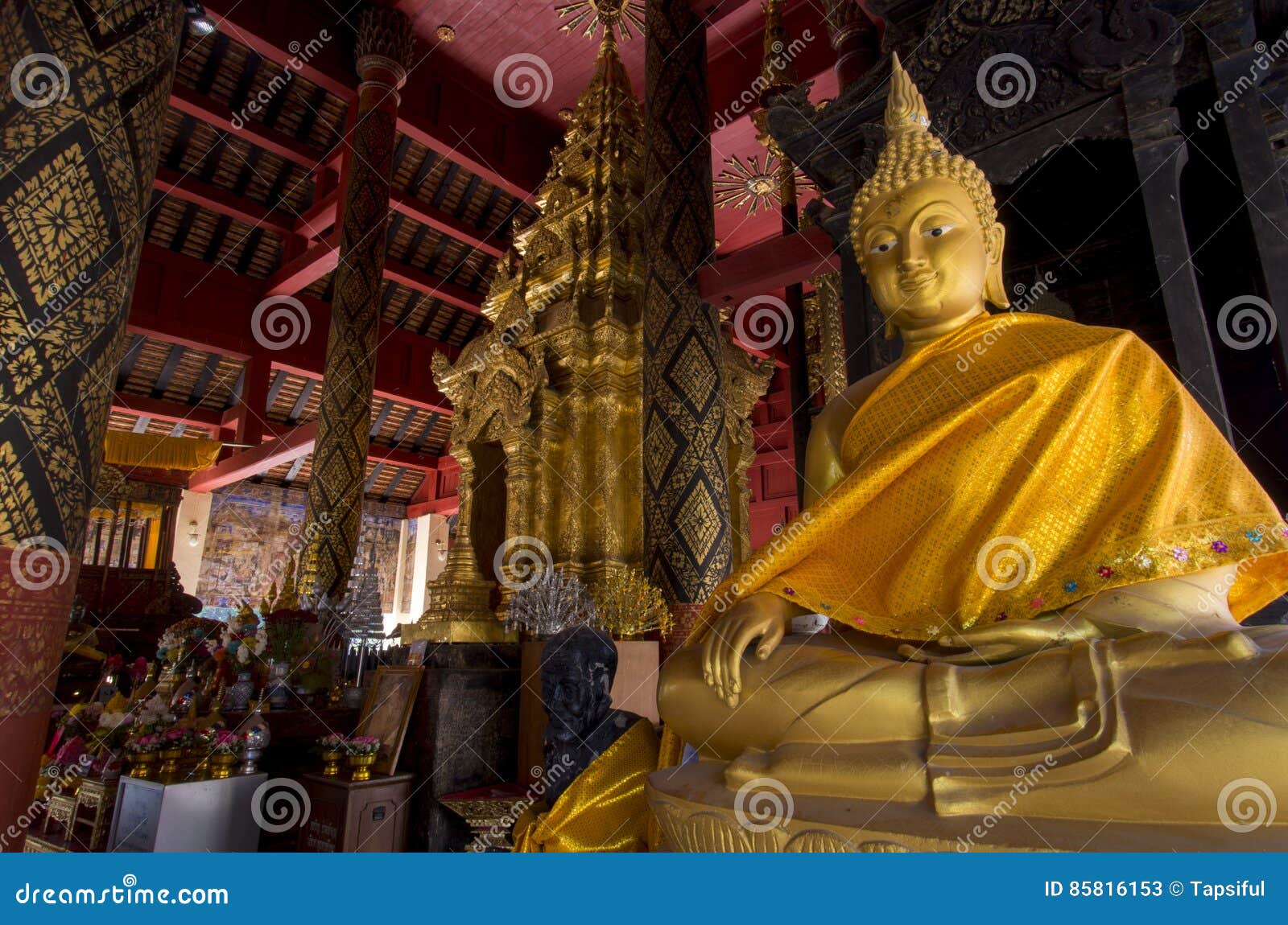 Sitzende BuddhaAbbildung redaktionelles stockfoto. Bild