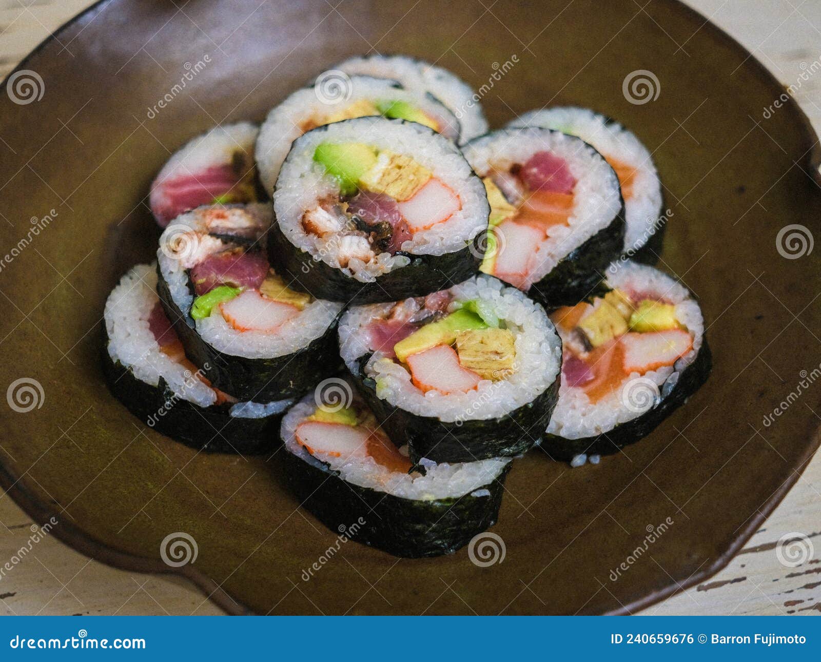 https://thumbs.dreamstime.com/z/six-large-sushi-rolls-filled-eel-egg-tuna-salmon-avocado-rice-ehoumaki-sushi-rolls-setsubun-240659676.jpg