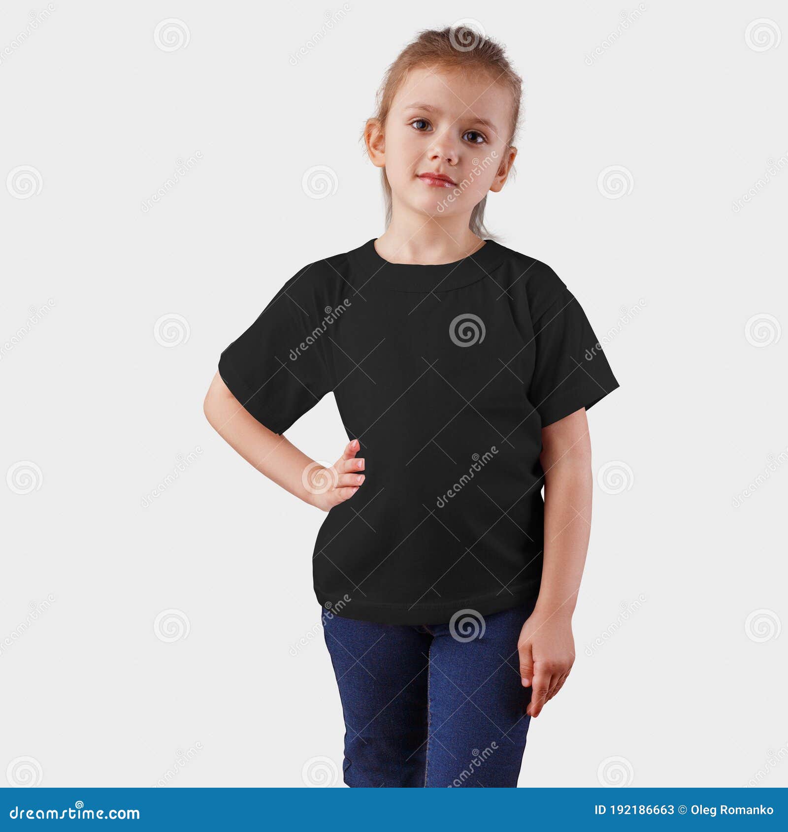 vangst rijkdom Onzeker Sjabloon Van Een Zwart Shirt Op Een Mooi Meisje Met Een Vooraanzicht Lege,  Fashionable Kinderkleding Voor De Presentatie Van Stock Afbeelding - Image  of kinderjaren, leuk: 192186663