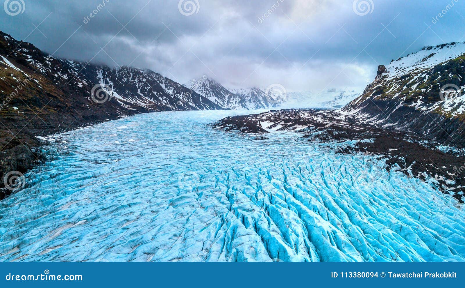 skaftafell glacier, vatnajokull national park in iceland