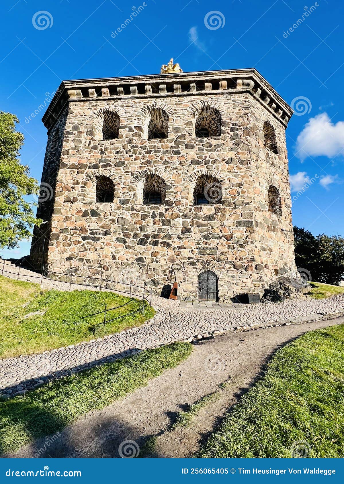 skansen kronan, a fortification on risÃ¥sberget in today's gothenburg district of haga