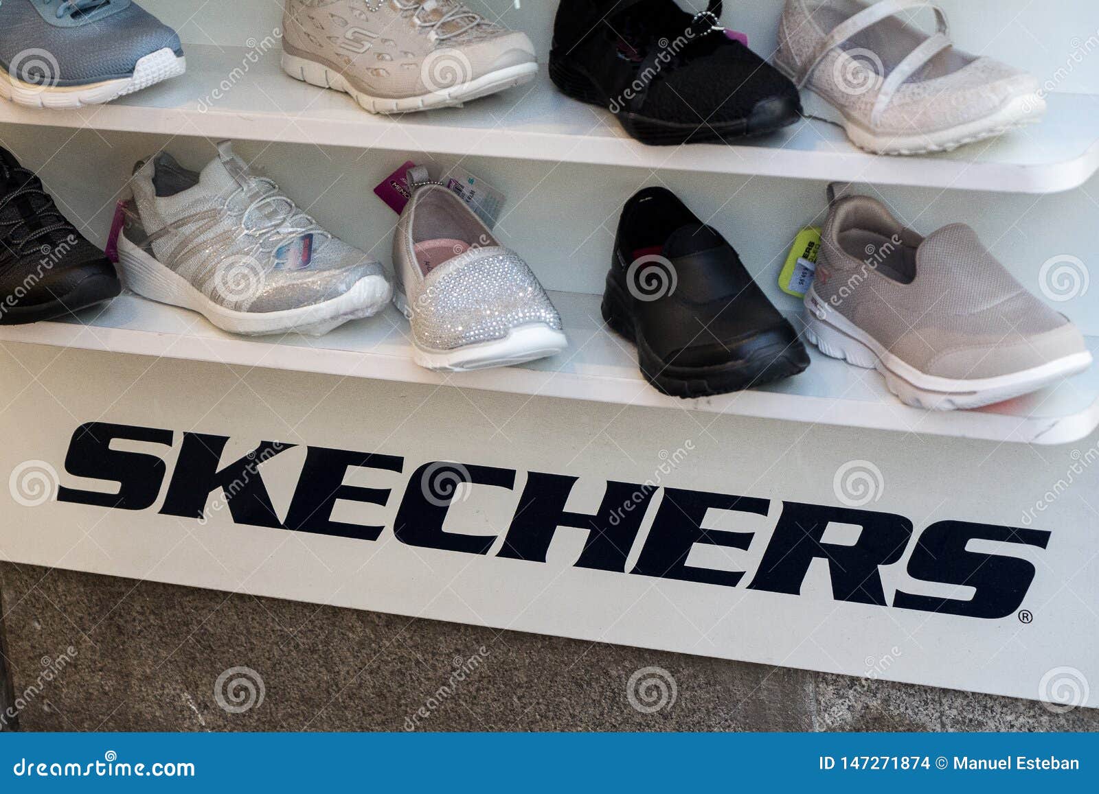 skechers shoe company