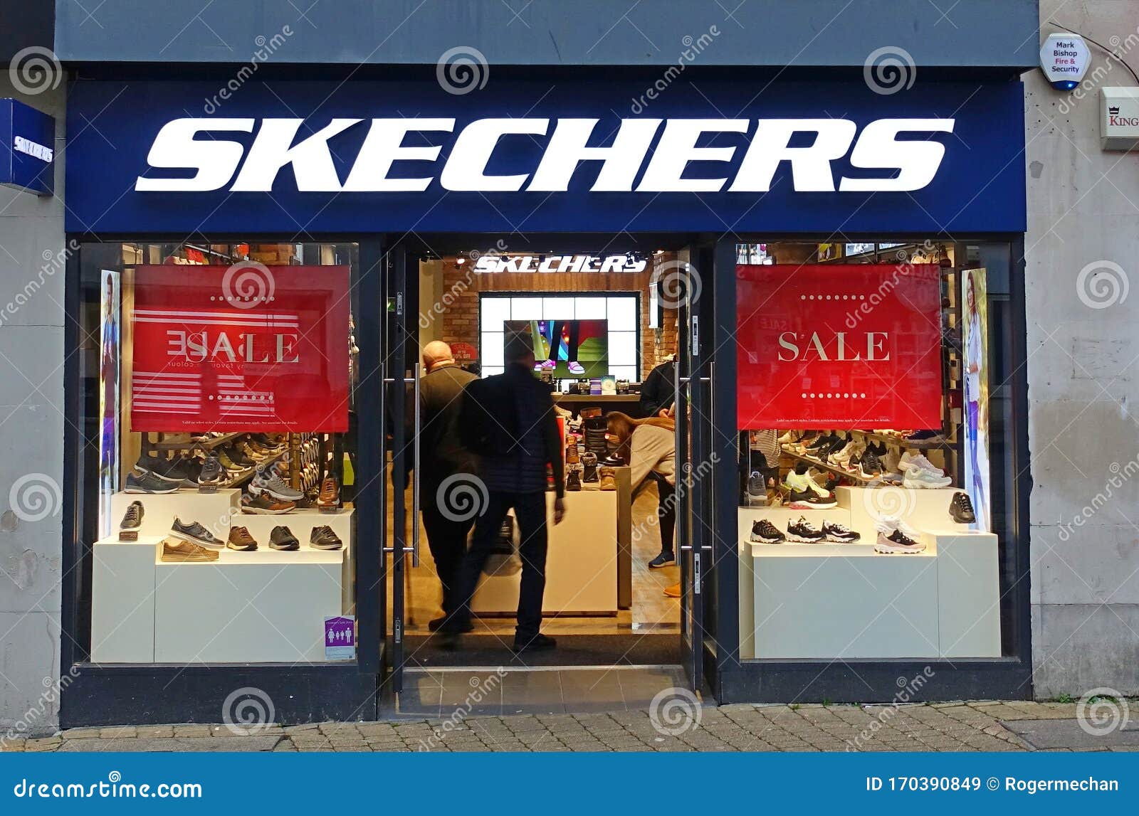 skechers usa retail store