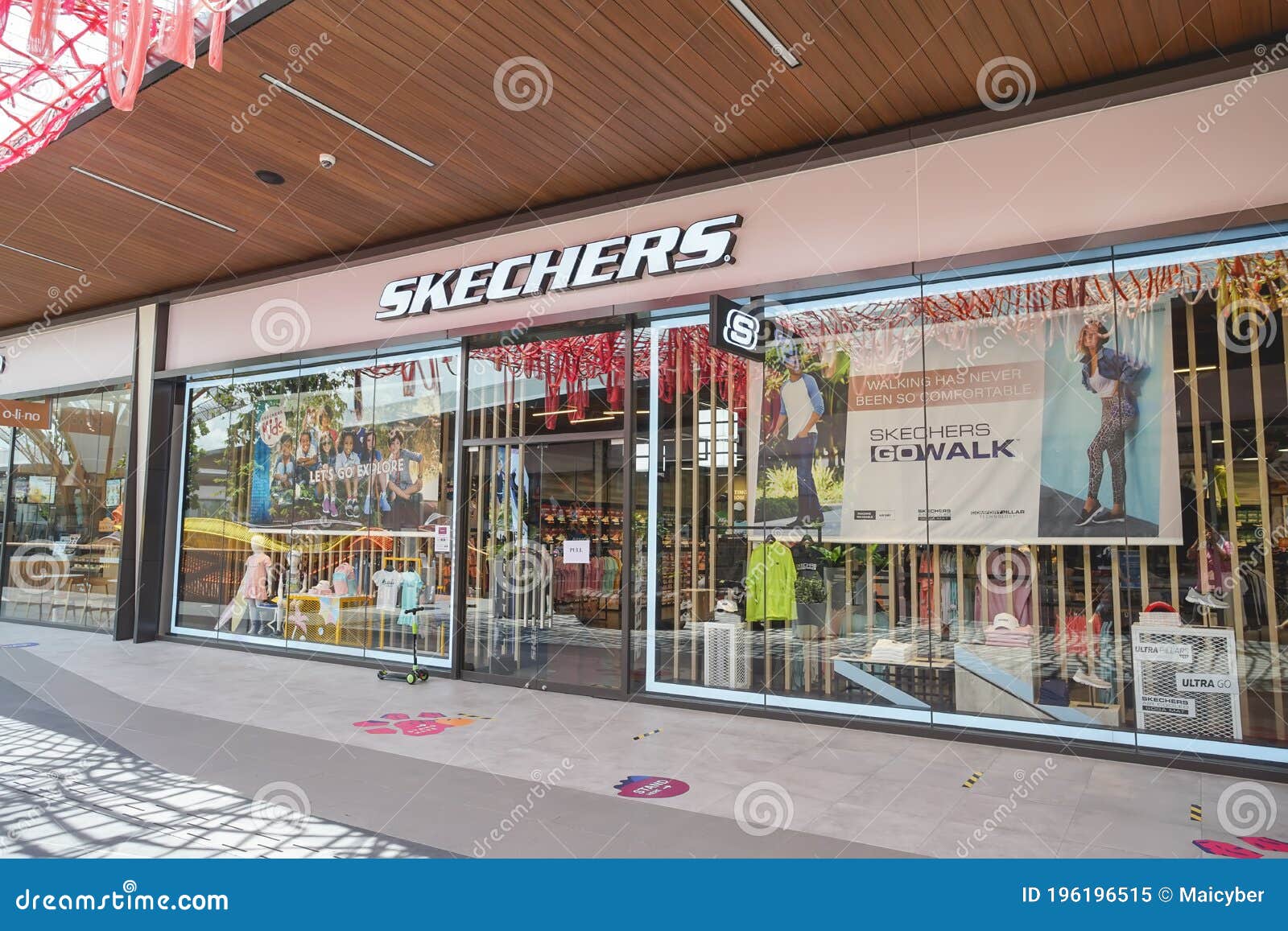skechers infinity mall