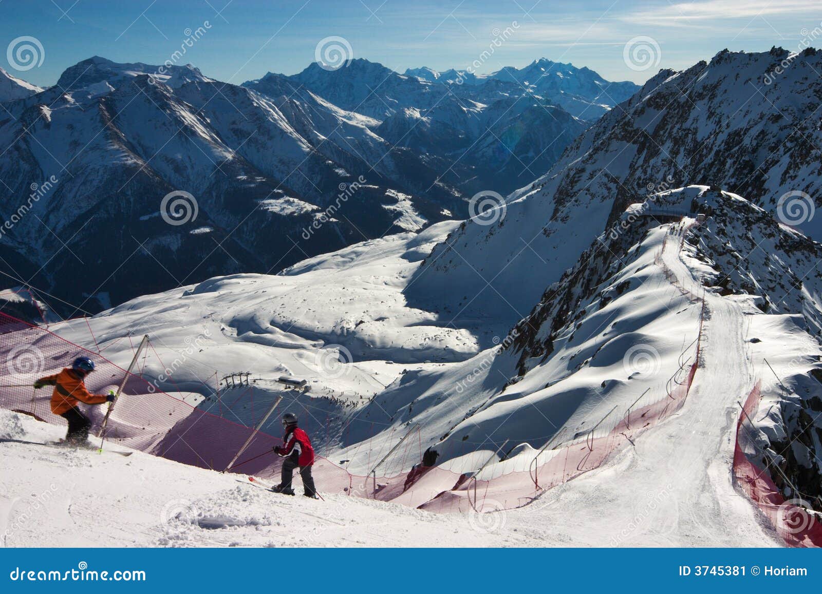 ski sceninc image in swiss alps