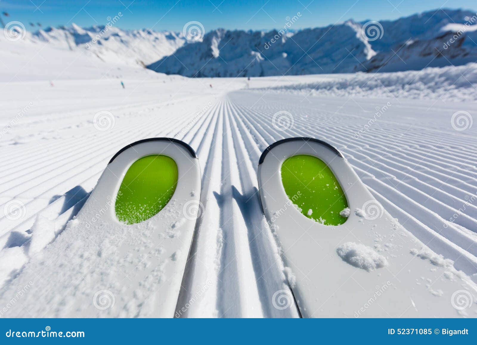 ski tips on ski piste