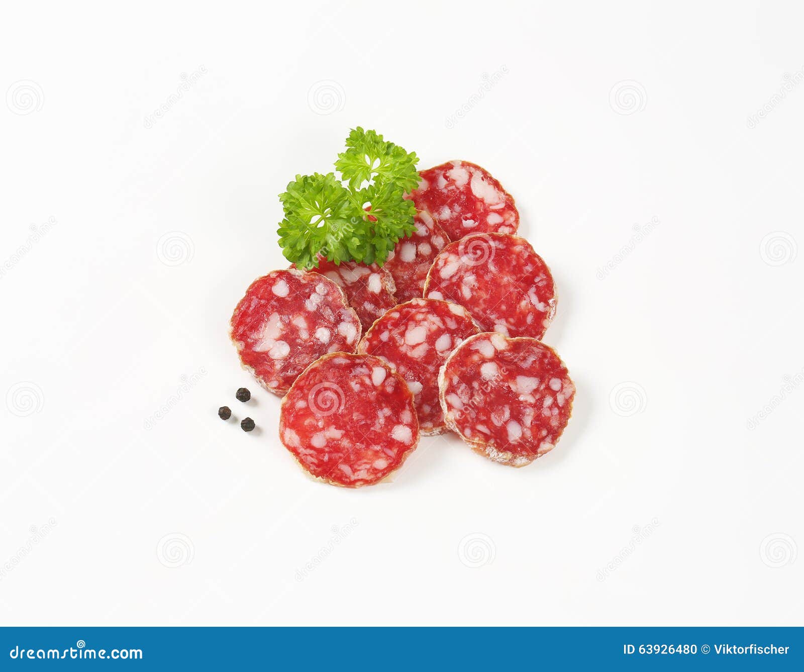 Skivor av fransk salami arkivfoto. Bild av skiva, rött 63926480