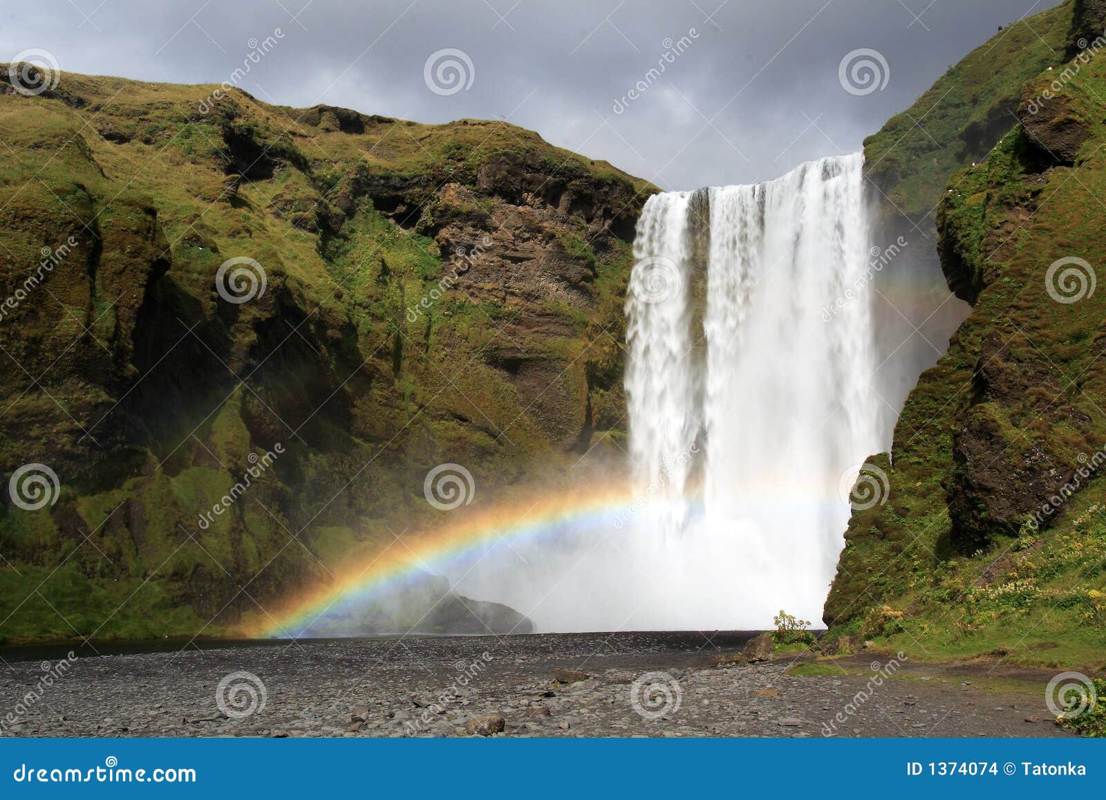 skogafoss rainbow waterfall