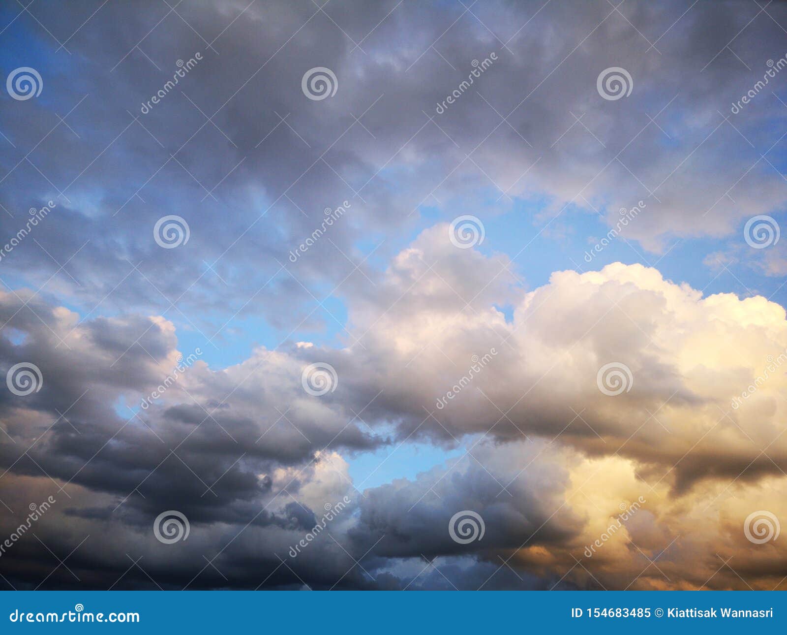 sky in the evening have lightning by sunsetÃ¢â¬â¹