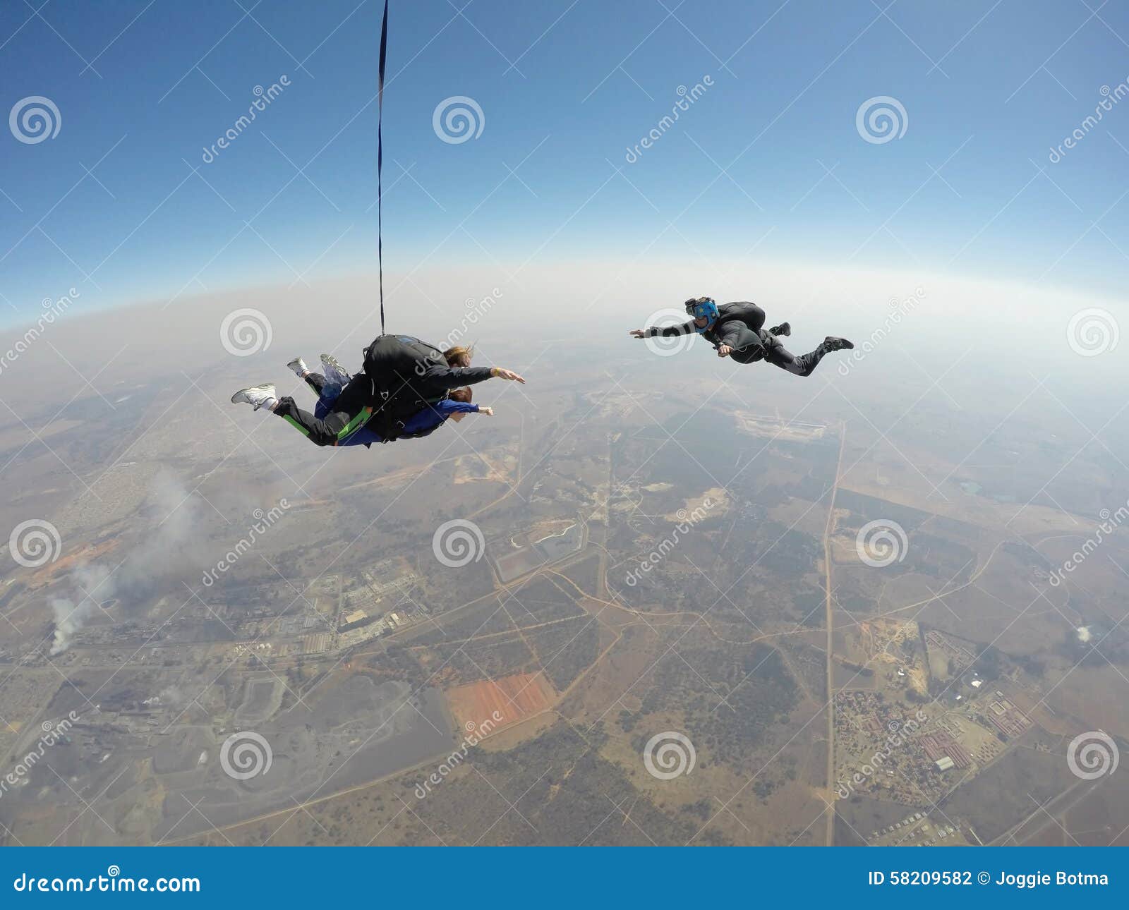 skydiver films tandem skydive