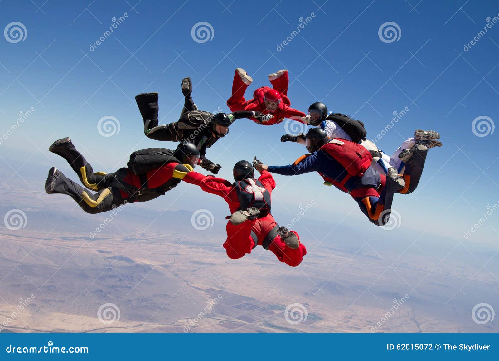 skydiving people teamwork