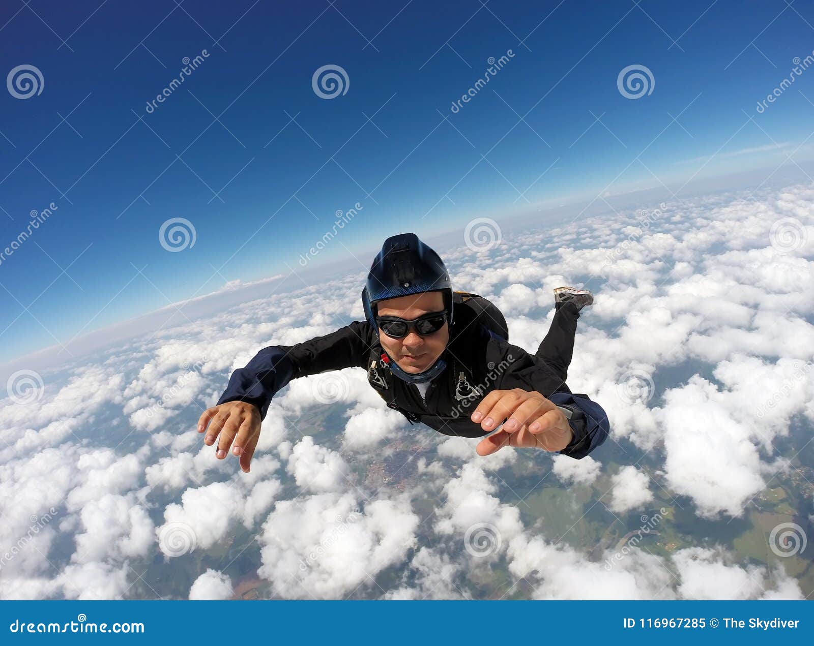 skydiving cloud day