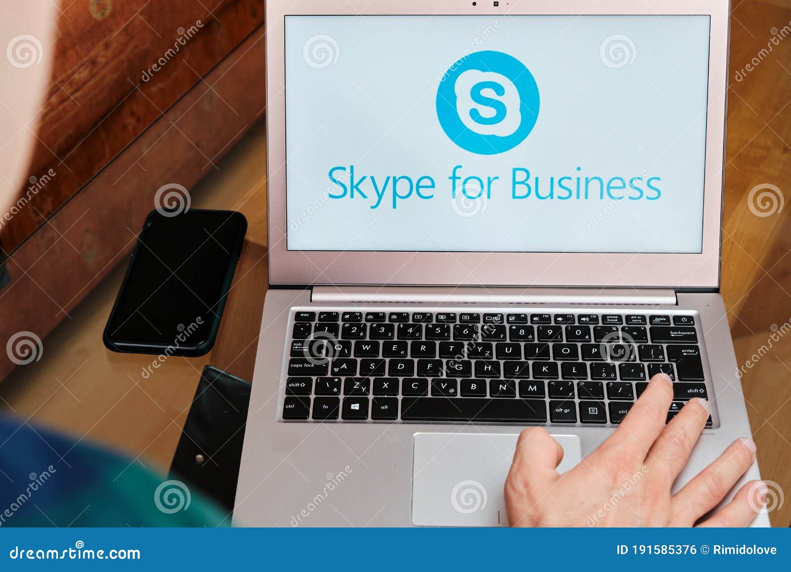 8,078 Skype стоковые фото – бесплатные и стоковые фото RF от Dreamstime