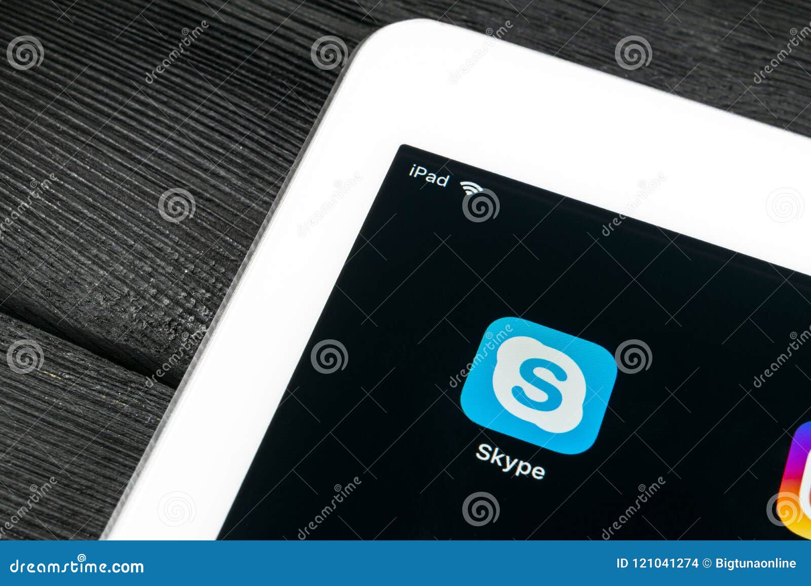 how to close skype app on pc