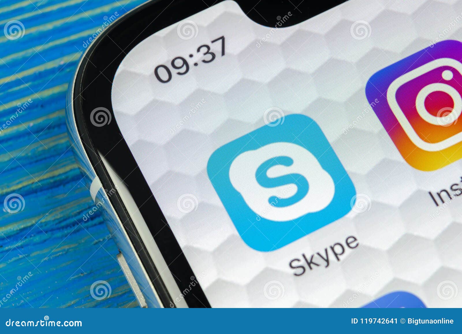 close skype app close skype app