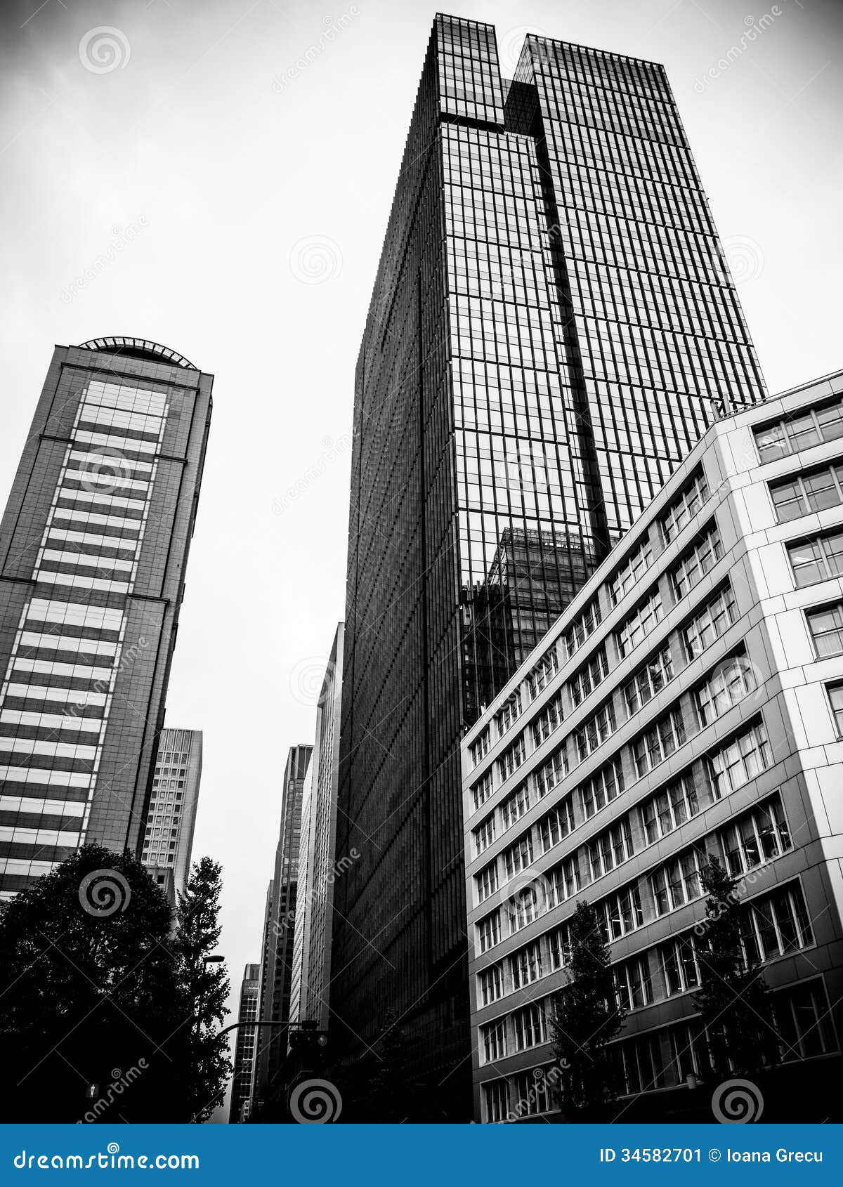 skyscrapers in tokyo