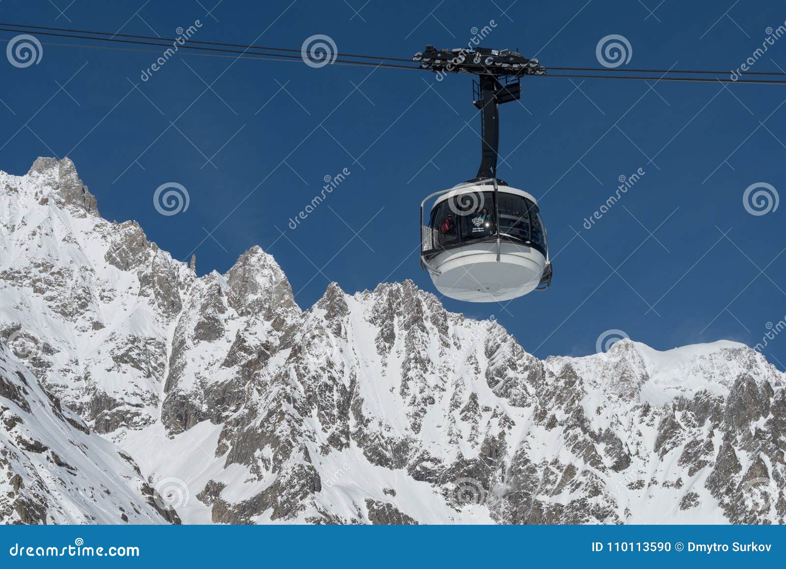 Skyway Monte Bianco, Courmayeur, Editorial Image - Image panorama, resort: