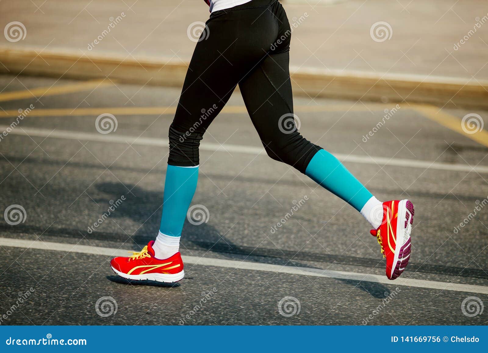 Slender legs women runner editorial photo. Image of jogging - 141669756