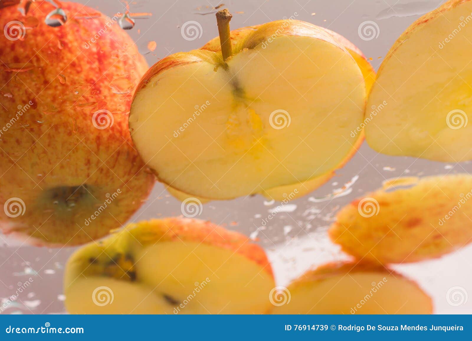 Slices of Apple Gala stock image. Image of apples, leaf 76914739