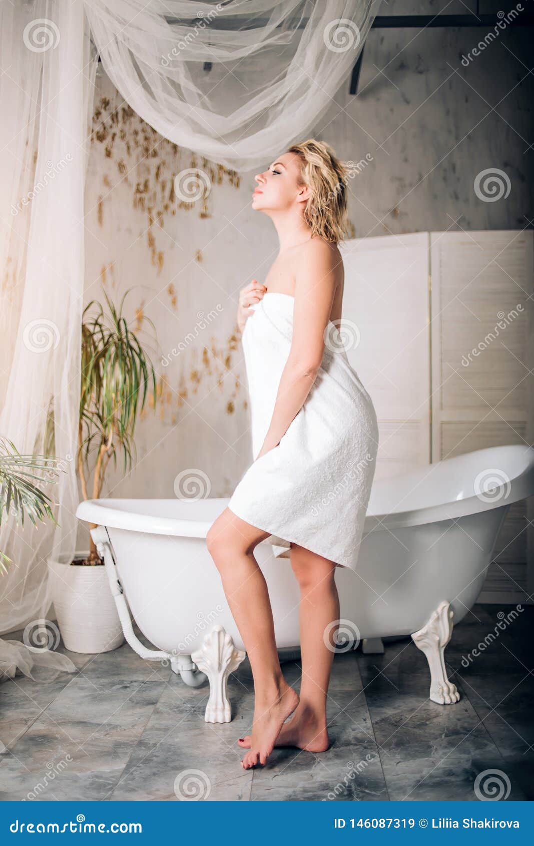 Pretty Slim Caucasian Woman In Bathroom Stock Image Image