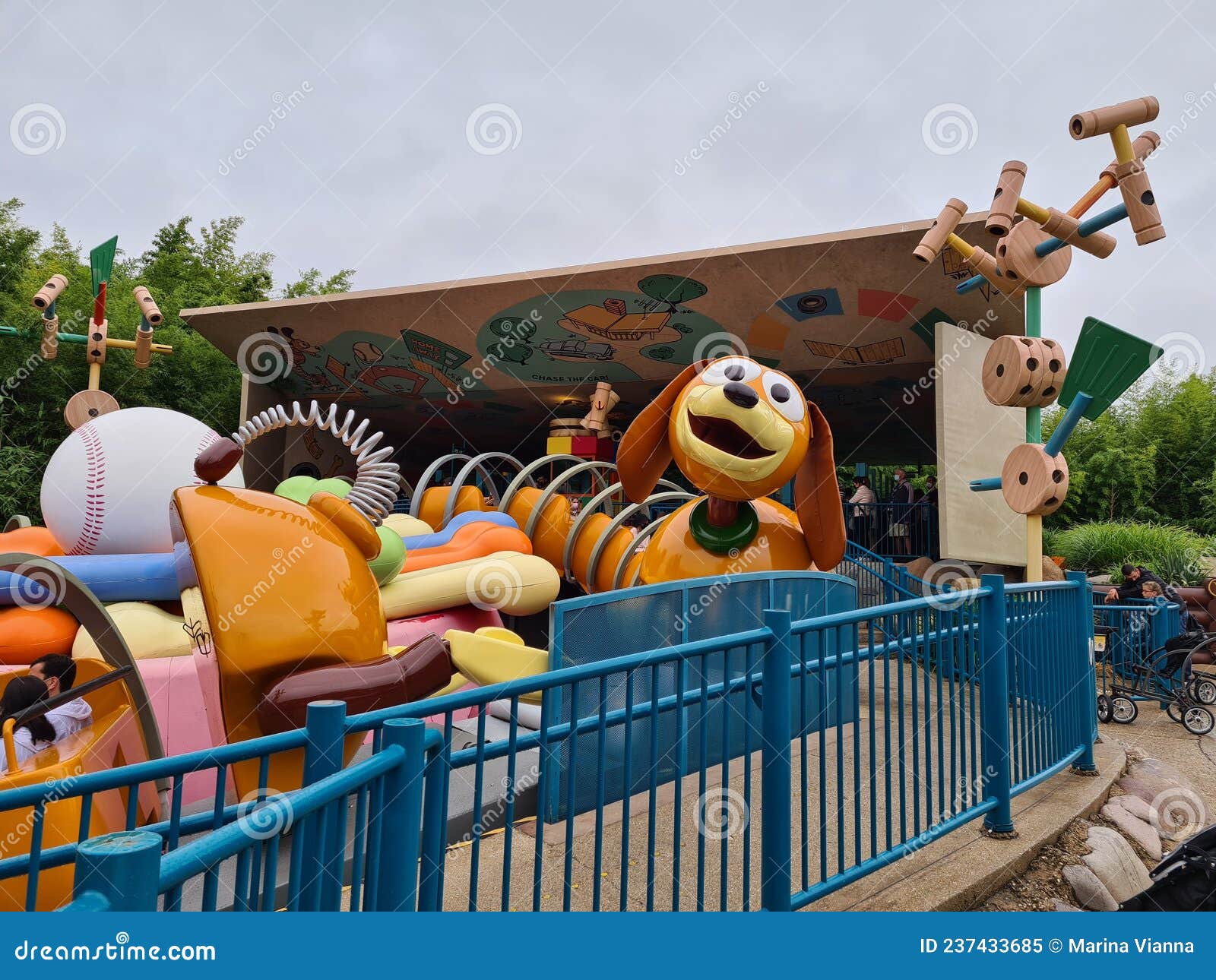 download slinky dog hollywood studios download slinky dog hollywood studios